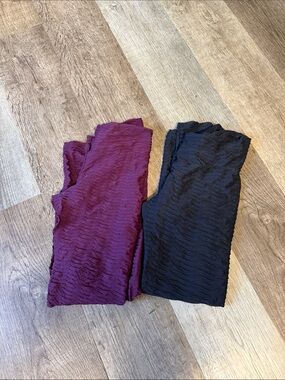 Bootie by Brabants Textured Leggings in Wine and Black - Pair (full length)